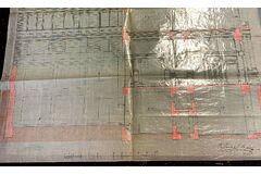 Střecha zimní zahrady a vchod. Střecha zimní zahrady, která byla v době otevření hotelu největší v Praze – zabírala 700 metrů čtverečních. O deset let později byl postaven Národní dům na Vinohradech se zimní zahradou, v roce 1902 hotel Central v Hybernské ulici, který měl také velkou zimní zahradu. Velkolepou zimní zahradu měla také vila Otty Petschka dokončená v roce 1930, ve které je dnes rezidence amerického velvyslance.