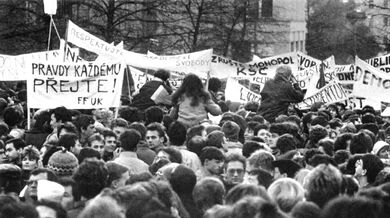 Záhadný řečník z Letné.
Zdroj: Paměť národa