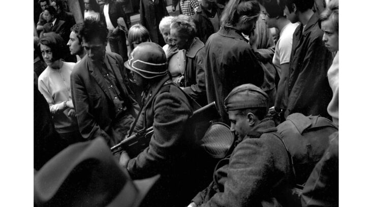 Hana Hamplová fotografovala dramatické události v pražských ulicích 21. srpna 1968. Zdroj: archiv pamětnice.
