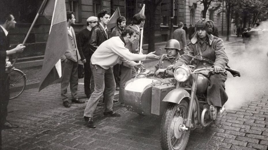 Za invazi do ČSSR v roce 1968 můžou Ukrajinci. Fakt? Ne!