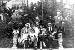 Lomikar Lomikar Kleiner (vzadu uprostřed) při natáčení filmu Lešetínský kovář Foto: NFA