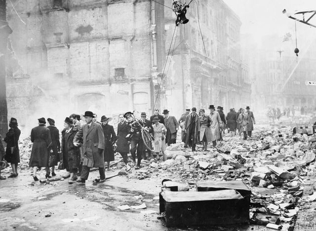Následky německého bombardování Londýna v září 1940. (Zdroj: Wikimedia)