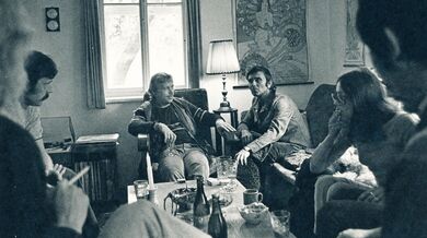 Na Hrádečku - zleva Andrej Krob, Václav Havel, Miroslav Masák a Jarka Sloupová, Vlčice, 1967, zdroj: Miroslav Masák