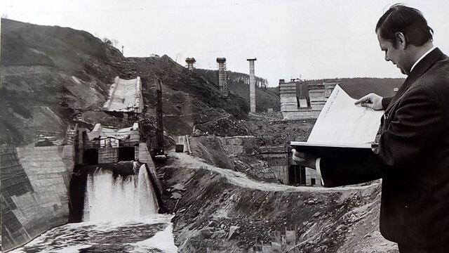 Kontrolní den na stavbě Dalešické přehrady. Zdroj: archiv pamětníka Bohumila Hlaváčka