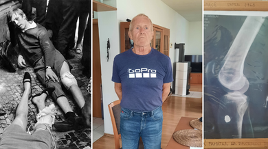 Jaroslav Mareček krátce po postřelení před Československým rozhlasem 21. srpna 1968, v září 2026 a rentgenový snímek s kulkou, která mu dodnes zůstala v noze. Foto: Miroslav Hlaváček, David Horák / Paměť národa; archiv Jaroslava Marečka.