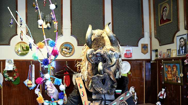 Dmitrij Terzi ve slavnostním bulharském kroji, 2024. Zdroj: Post Bellum Ukrajina