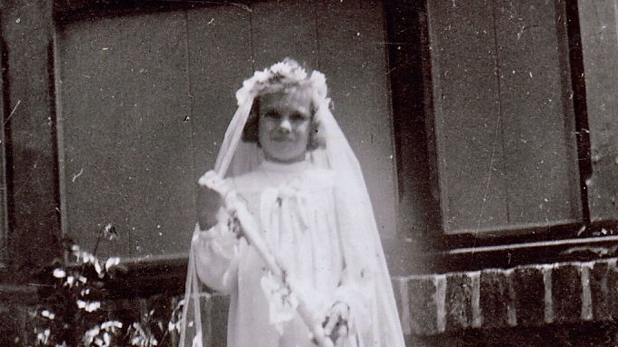 Borisa Kučerová (Trávničková) v roce 1942.jpg