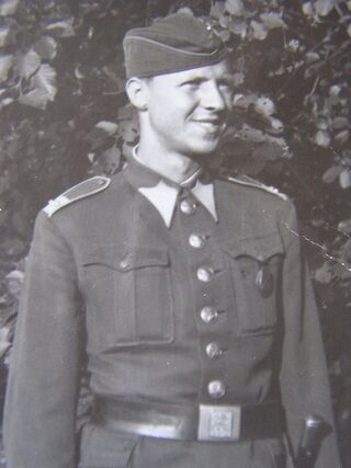 Eduard Marek ve vojenské uniformě. Zdroj: archiv pamětníka