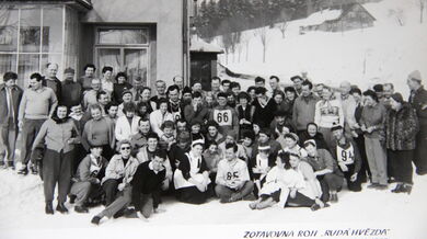 Zimní odborářská rekreace v zotavovně ROH v Benecku, 1960. Zdroj: archiv pamětnice Jitky Veselé