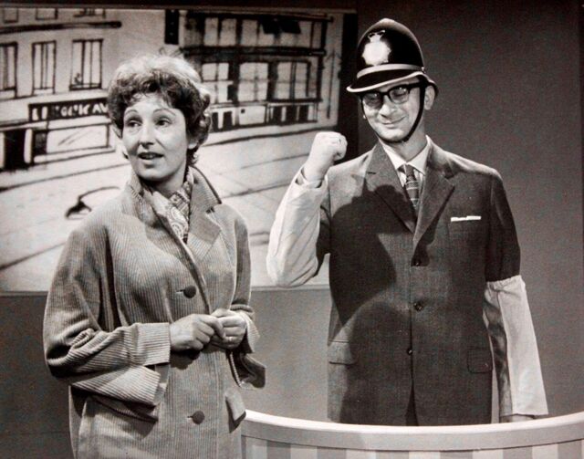Yvonne Šebesťáková v televizních kurzech angličtiny. Zdroj: archiv pamětnice