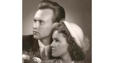 Eva a Karel Učíkovi, svatební fotografie, 1951. Zdroj: archiv Evy Učíkové.