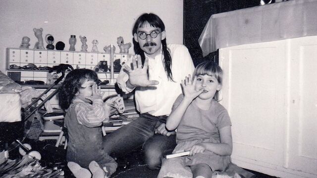 Miloslav Trégl s dětmi, Vánoce 1987. Zdroj: archiv pamětníka