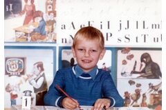 Pavel Pandolarovský během prvního školního dne, 1983<br /> 
