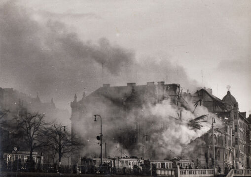 Bombardování Prahy, Rašínovo nábřeží