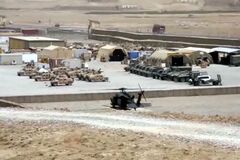 Základna Forward operating base (FOB), přibližně devadesát kilometrů jižně od Kábulu, Afghánistán, 2008/2009<br /> 