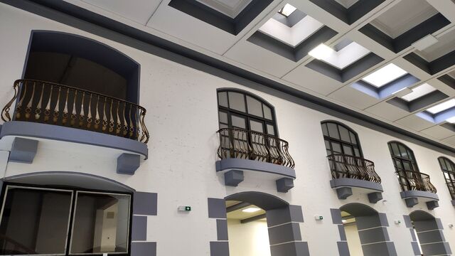 Z původního sálu zimní zahrady se zachovaly galerie se zábradlím. Foto: Markéta Bernatt-Reszczyńská