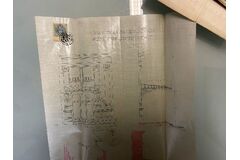 Vchod a skleněná střecha nad vchodem hotelu