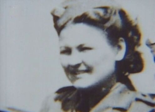 Jiřina Švermová (později Kopoldová) jako příslušnice 1. československého armádního sboru v SSSR. Zdroj: archiv pamětnice 