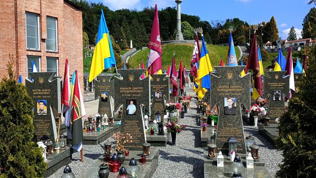 Lyčakovský hřbitov ve Lvově – hroby bojovníků za svobodu. Foto: Jan Blažek