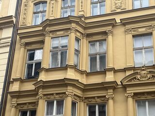 Okna bytu ve Štěpánské, z něhož v noci z 18. na 19. února 1977 zmizel Jindřich Vinter. Foto: Iva Sobotková