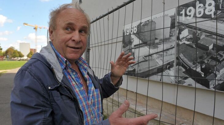 Manfred Matthies u pozůstatků Berlínské zdi