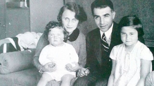 Sestra Karmela, rodiče Kateřina a Bedřich, Maud Stecklmacherová. Prostějov, asi 1935. Zdroj: archiv Maud Beerové