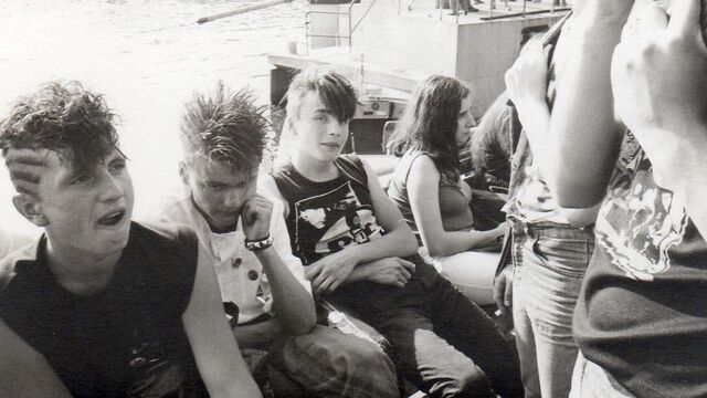 Pankáči na punkovém parníku, 1985. Zdroj: archiv Petra Růžičky