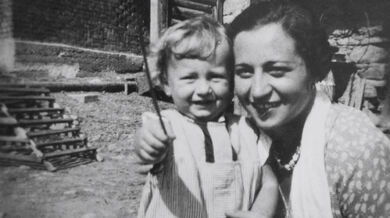 Dagmar Hamšíková s maminkou Eliškou v roce 1932. Zdroj: archiv pamětnice